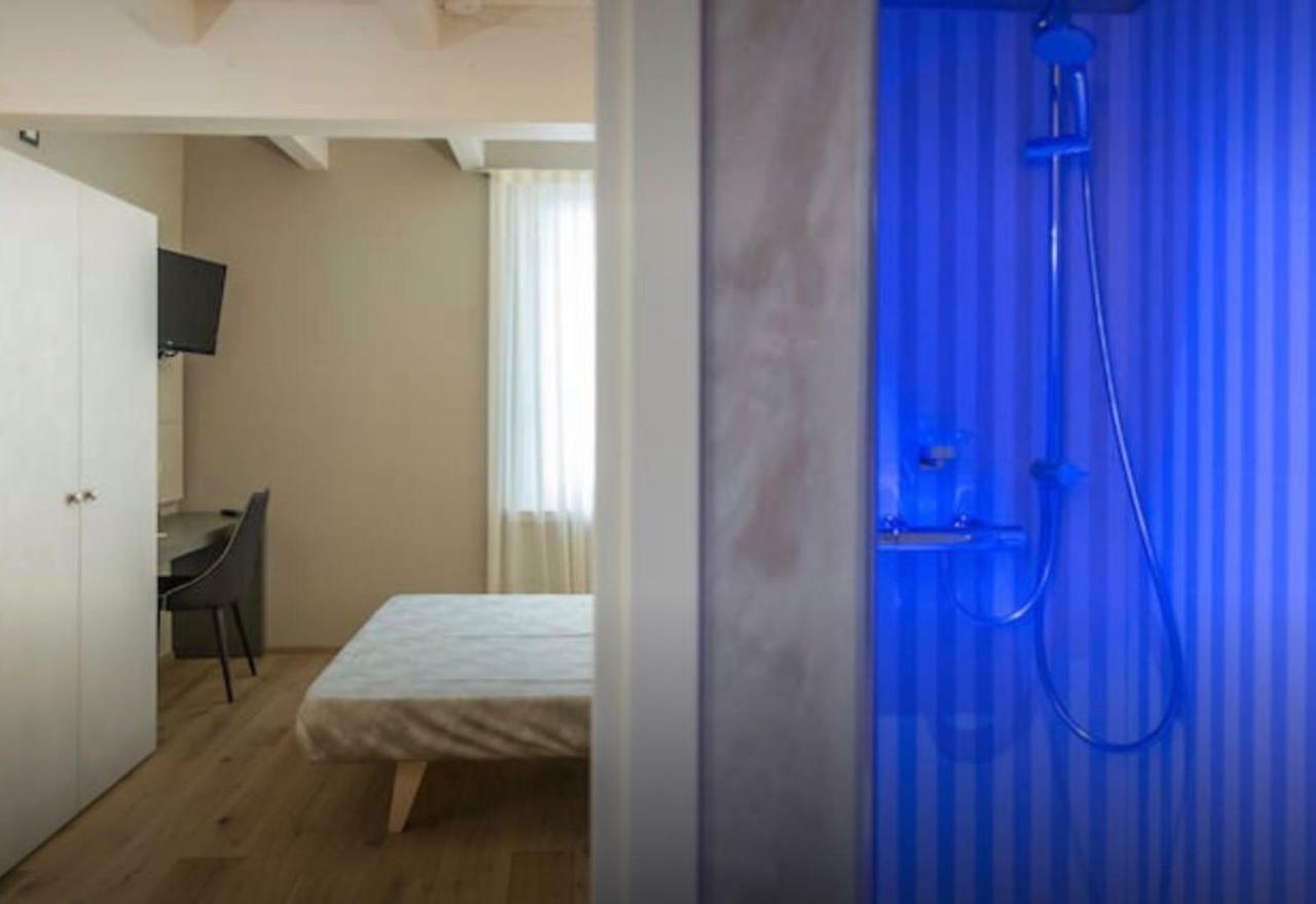 Accademia 21 Bed & Breakfast Mantova Exterior photo